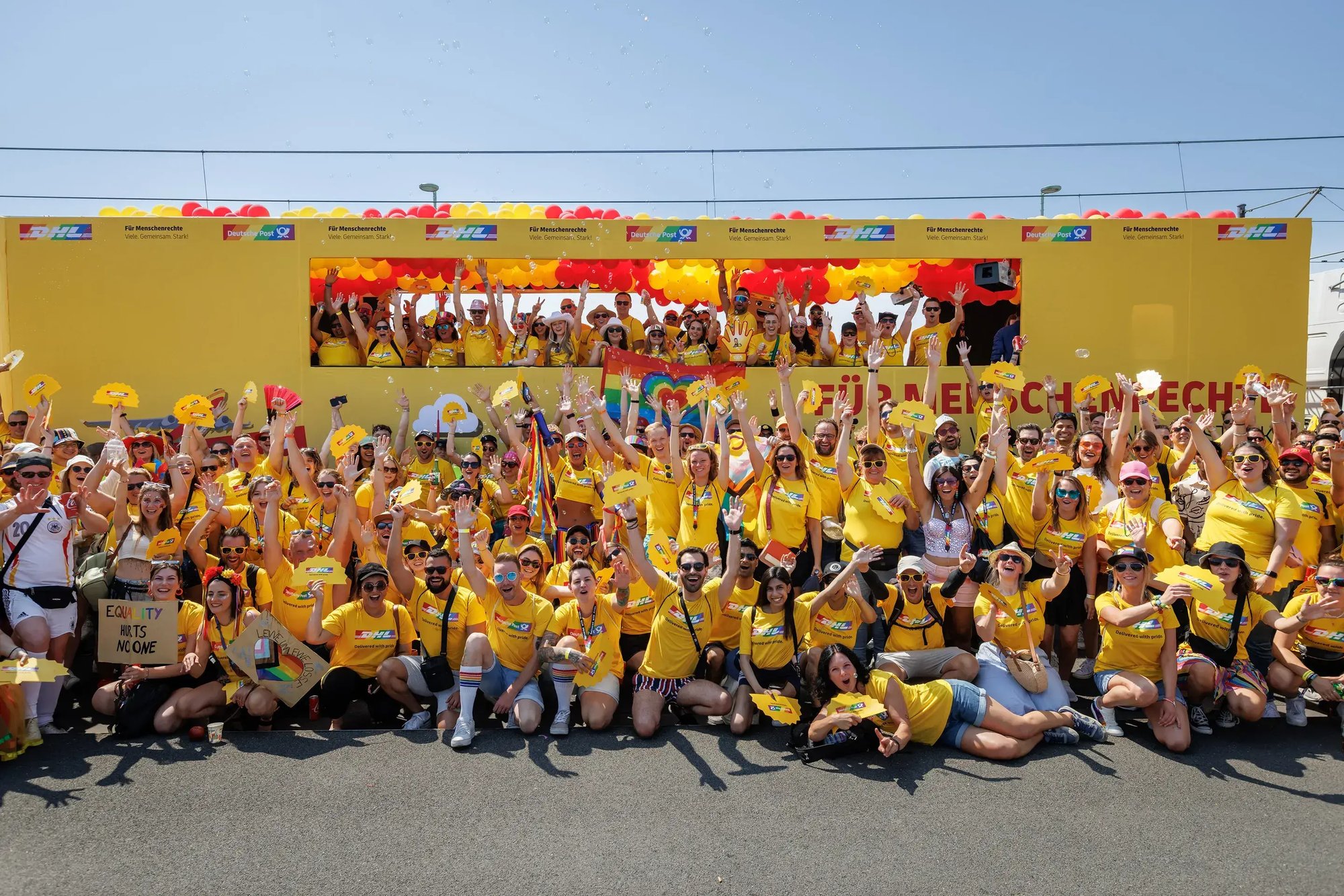 DHL-Express-Company-Photo copia