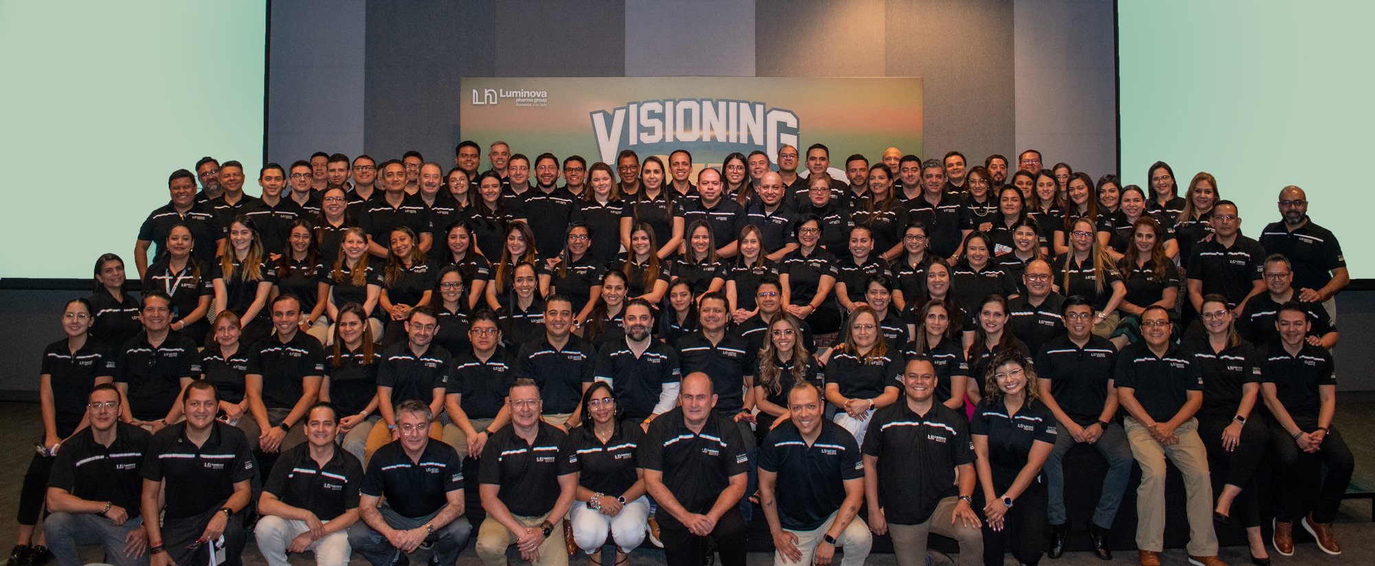 2024-Centroamerica-y-Caribe-Luminova-Pharma-Group-Photo